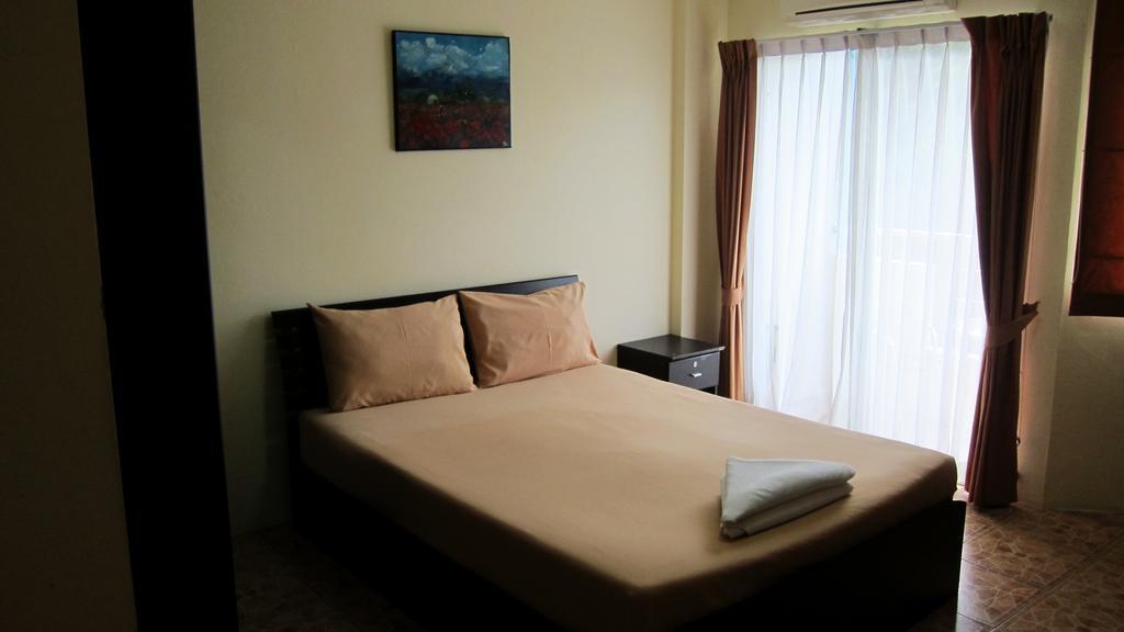 Samal Guesthouse Pattaya Bagian luar foto