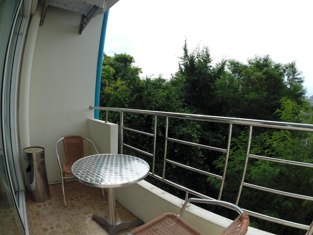 Samal Guesthouse Pattaya Bagian luar foto